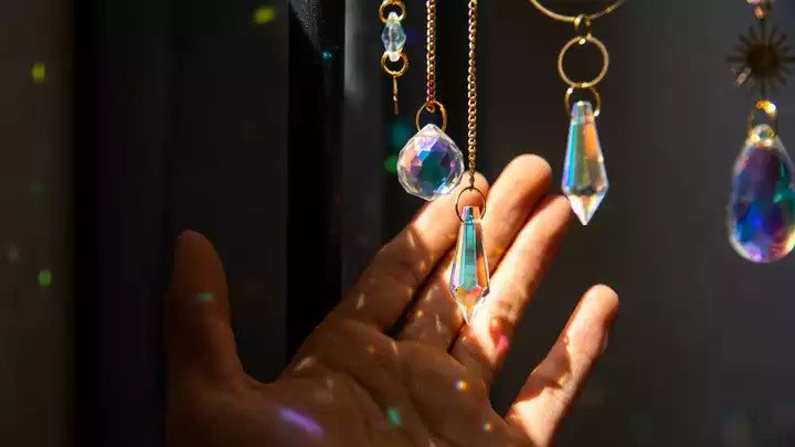 Einzigartige Windspiele aus Kristallglas als Innendekoration (2 Stück nach dem Zufallsprinzip)